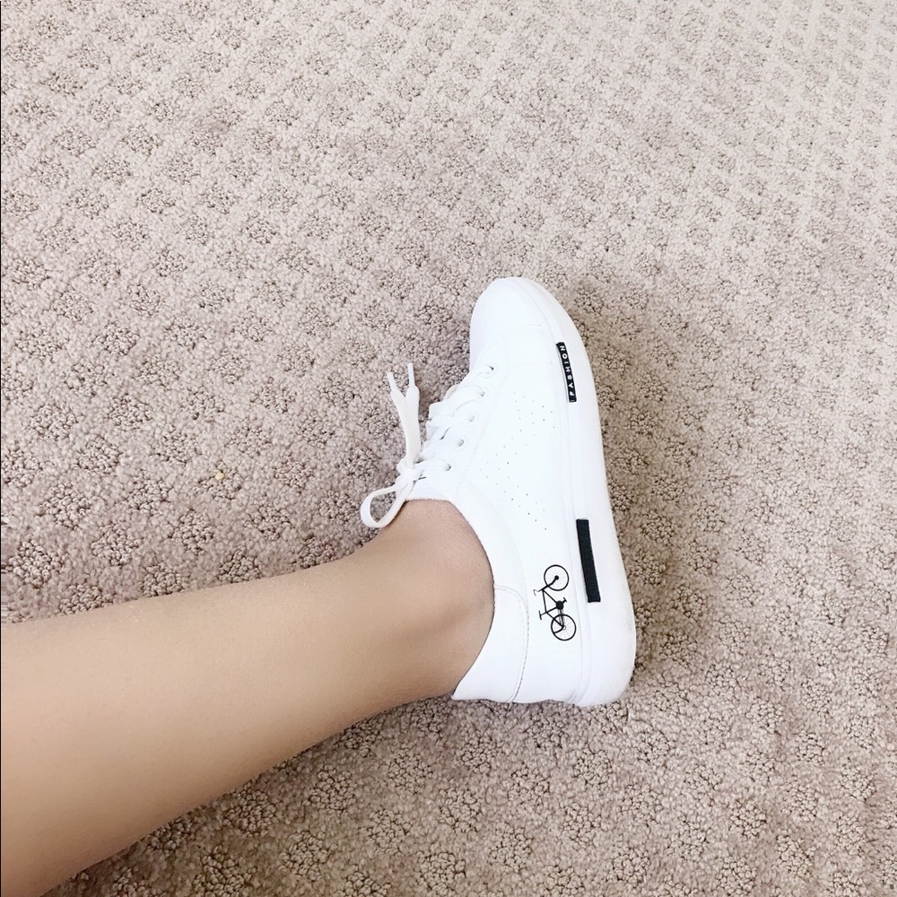 Women’s Cute White Fashion Bicycle Sneakers